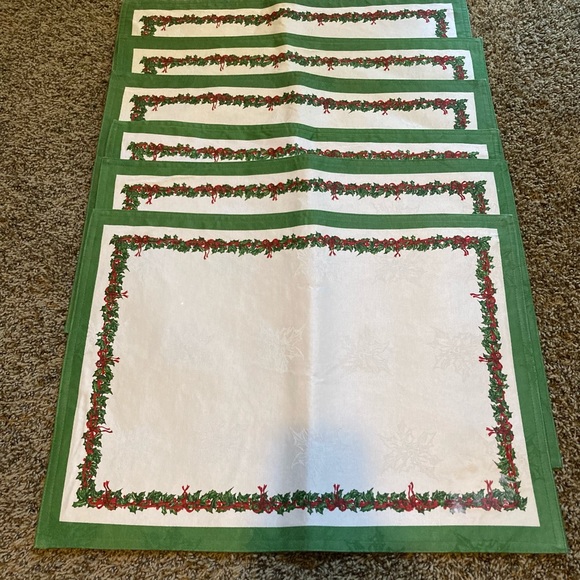 6-Holiday placemats 18”x 14” White with green trim and holly wrapped around - Picture 1 of 4